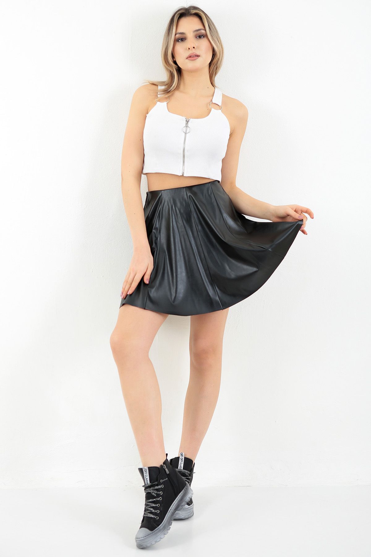 Kadın Siyah Suni Deri 8 Parça Mini Kloş Etek Faux Leather - Görsel 5
