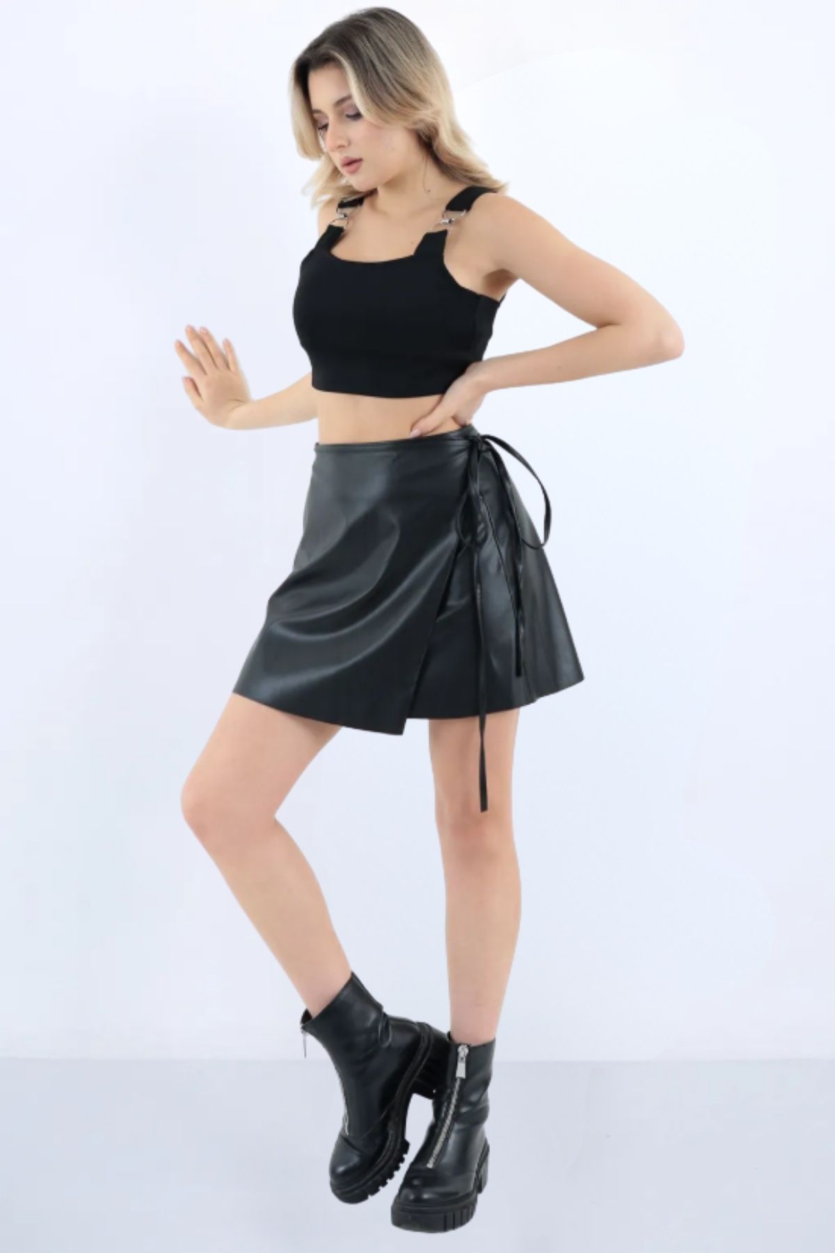 Kadın Siyah Kruvaze Belden Bağlamalı Suni Deri Mini Etek Faux Leather Son Bahar Kış Modeli